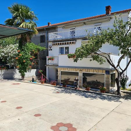 Apartment Cutul Salatić Kültér fotó